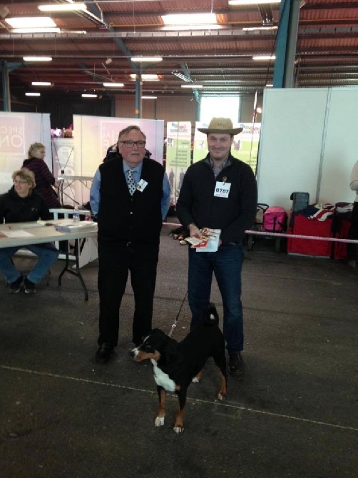 De La Garde Suisse - Montluçon international dogshow avec Appie